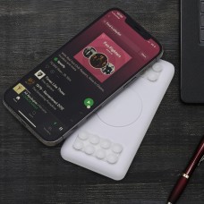 Power Bank 10.000mAh com Carregamento via Indução ou via Cabo Power Bank 10.000mAh com Carregamento via Indução ou via Cabo